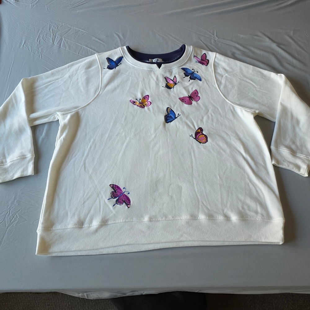 C&K Designs Womens Crewneck Sweatshirt Butterfly Embroidered‎ White 1X Plus Size